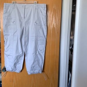 Style & Co light grey capri pants